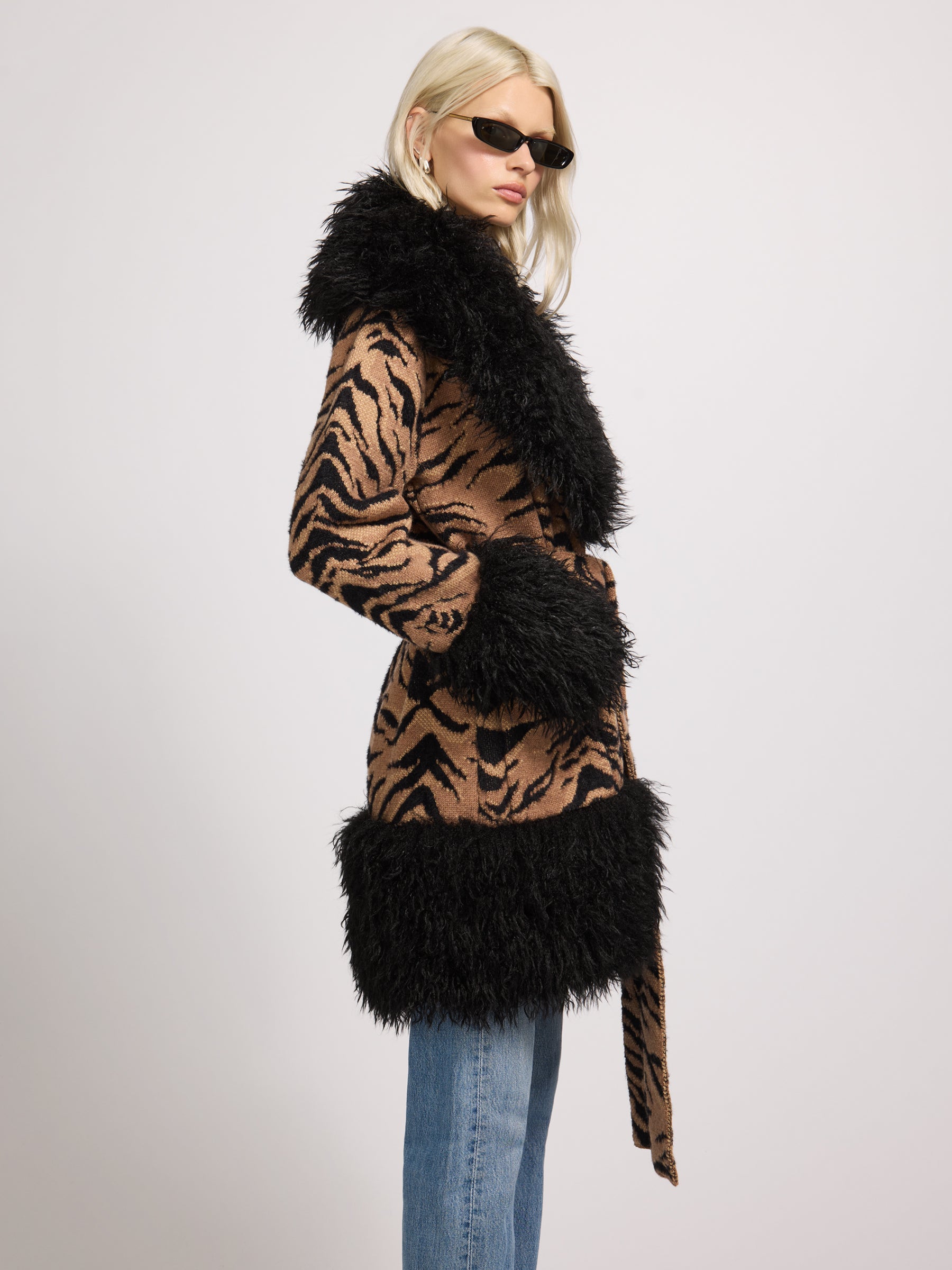 Chalet Cat Jacket Brown