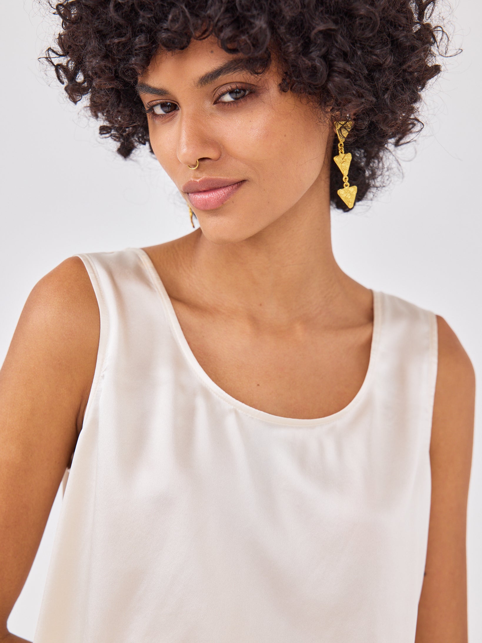 Nico Silk Vest Oyster